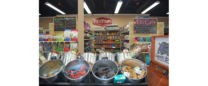 2019 Retailer of the Year: Pet Pros